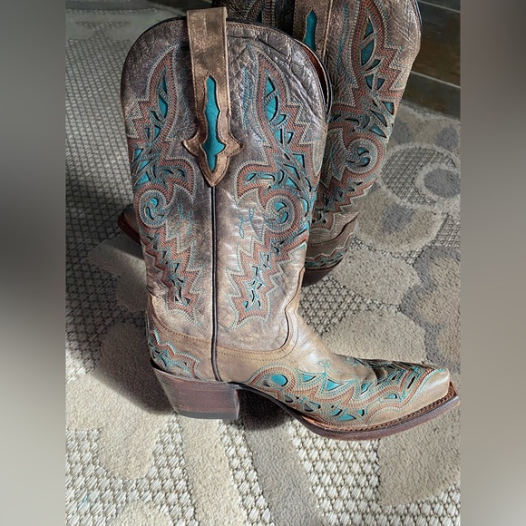 Lucchese Western Cowboy Boots with Turquoise Accents - Picture 6 of 14